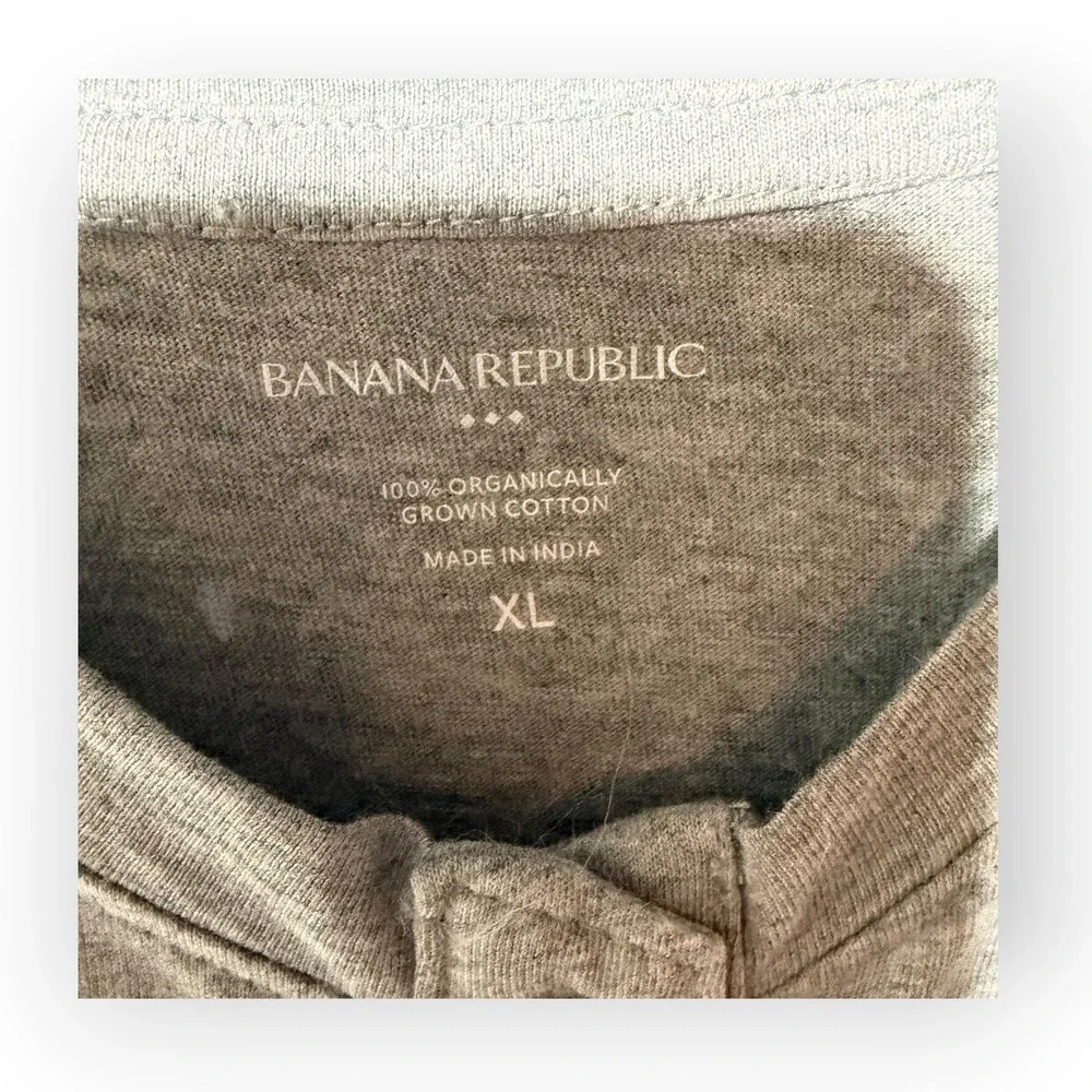 Banana Republic Mens XL Gray Organic Cotton Short Sleeve Henley‎ Shirt